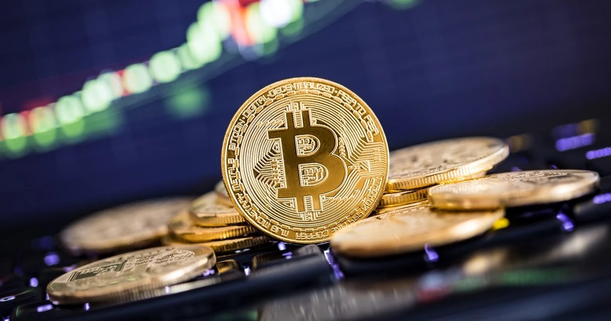 Total Fees Paid on Bitcoin Network Hit Monthly Low, Hashrate Records Historic Highs