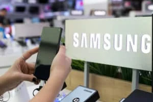 Samsung adds crypto wallet and storage features on the new Galaxy S22
