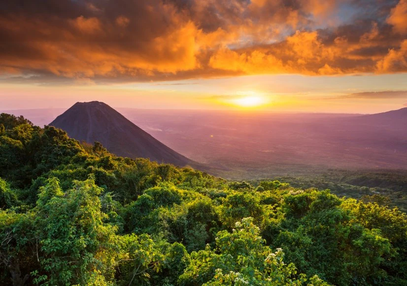I went to El Salvador: Lightning made it possible