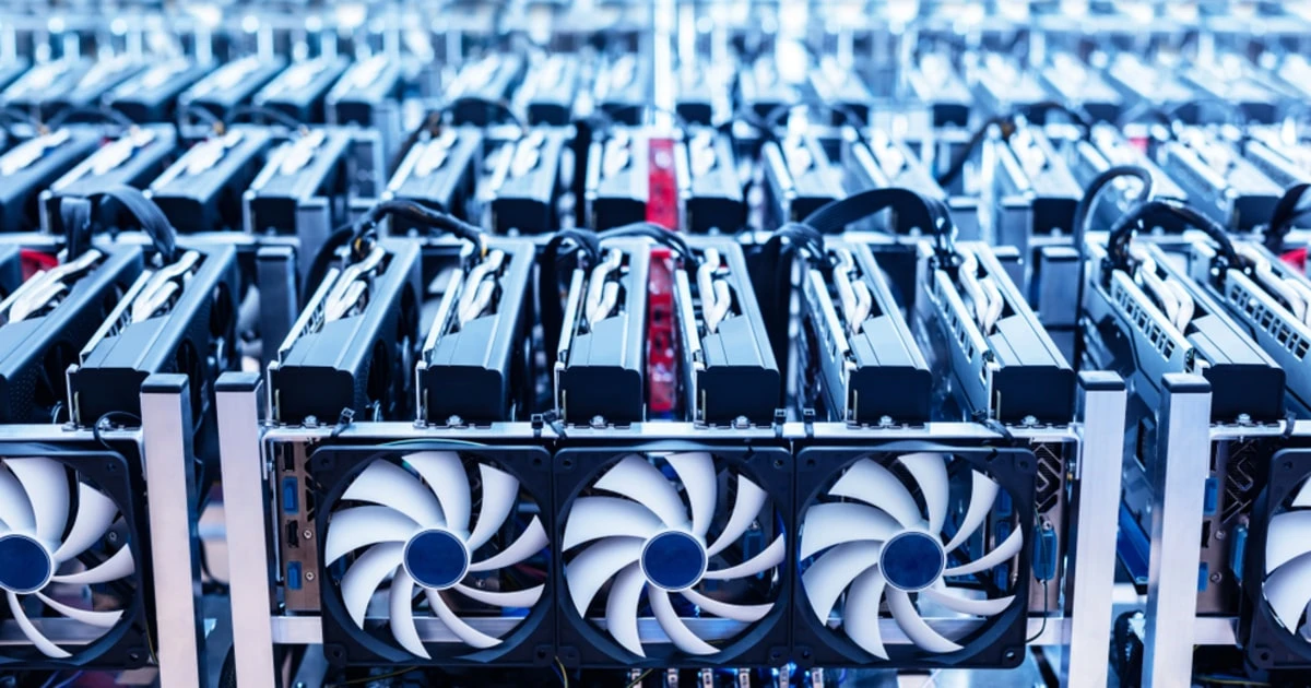 Bitcoin Miner CleanSparks Buys 10,000 Miners at Discounted Price