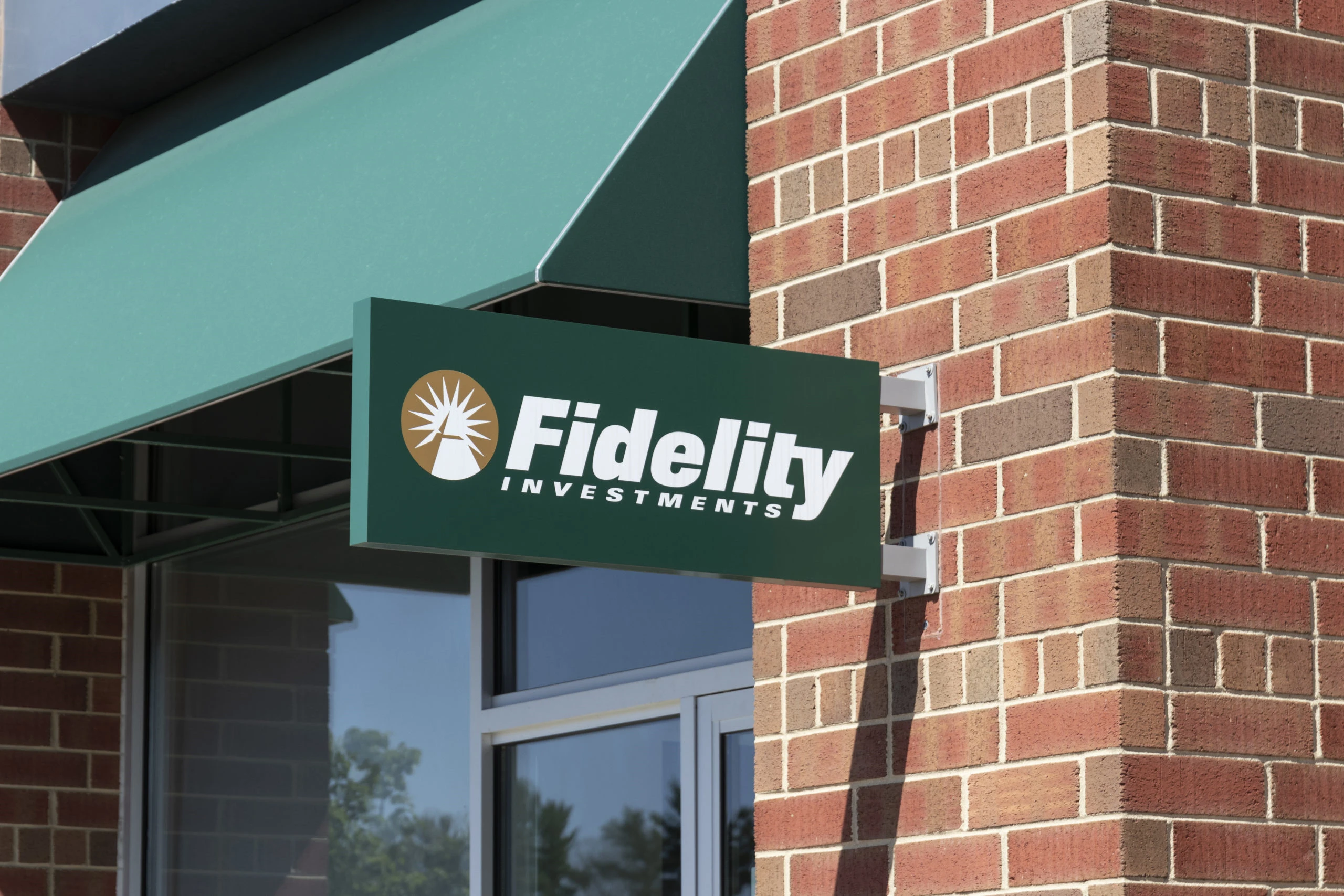 Fidelity considers Bitcoin trading for brokerage clients- WSJ
