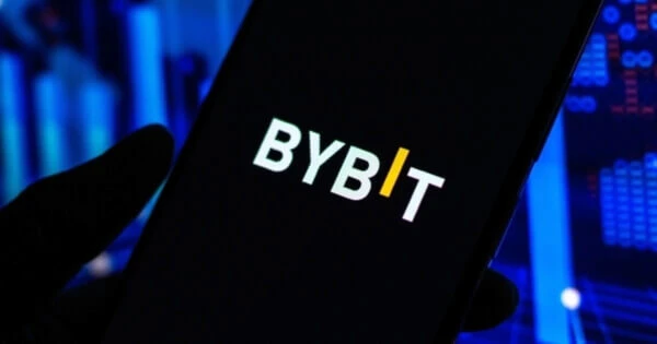 Bybit suspends USD bank transfers amid service outages