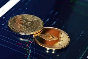 Bitcoin’s Surge & ETH’s Consolidation Amidst Upcoming US Recession: Insights
