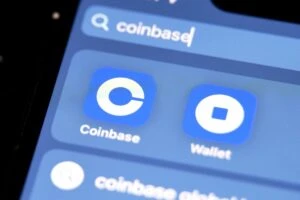 Selling Coinbase Shares, Cathie Wood’s Ark Invest Takes Profitable Flight: Report