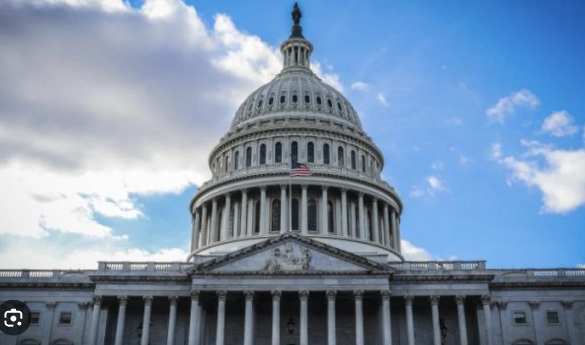 Senate DeFi Bill Slammed by Think Tank as “Messy” and “Unconstitutional“