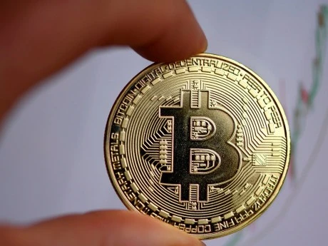 Bitcoin, Altcoins Price Decline As Crypto Liquidations Near $900 Million In The Past Day