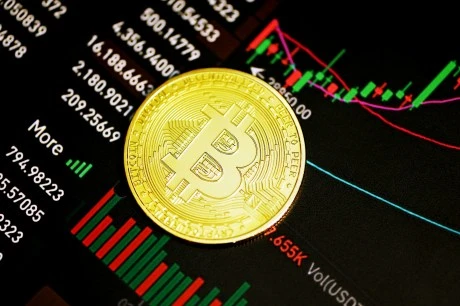 Bitcoin Long-Term Holders Slow Down After 700,000 BTC Selloff, Reversal Sign?