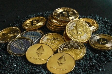Upcoming Token Releases: These Altcoins Are Set To Inject Billions Into The Crypto Market By May