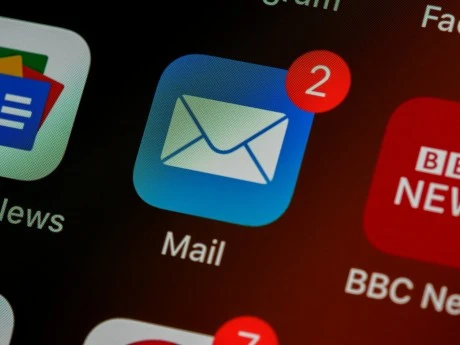 Fake Crypto Airdrop: Tethers CEO Warns Of Ongoing Supply Chain Email Exploit