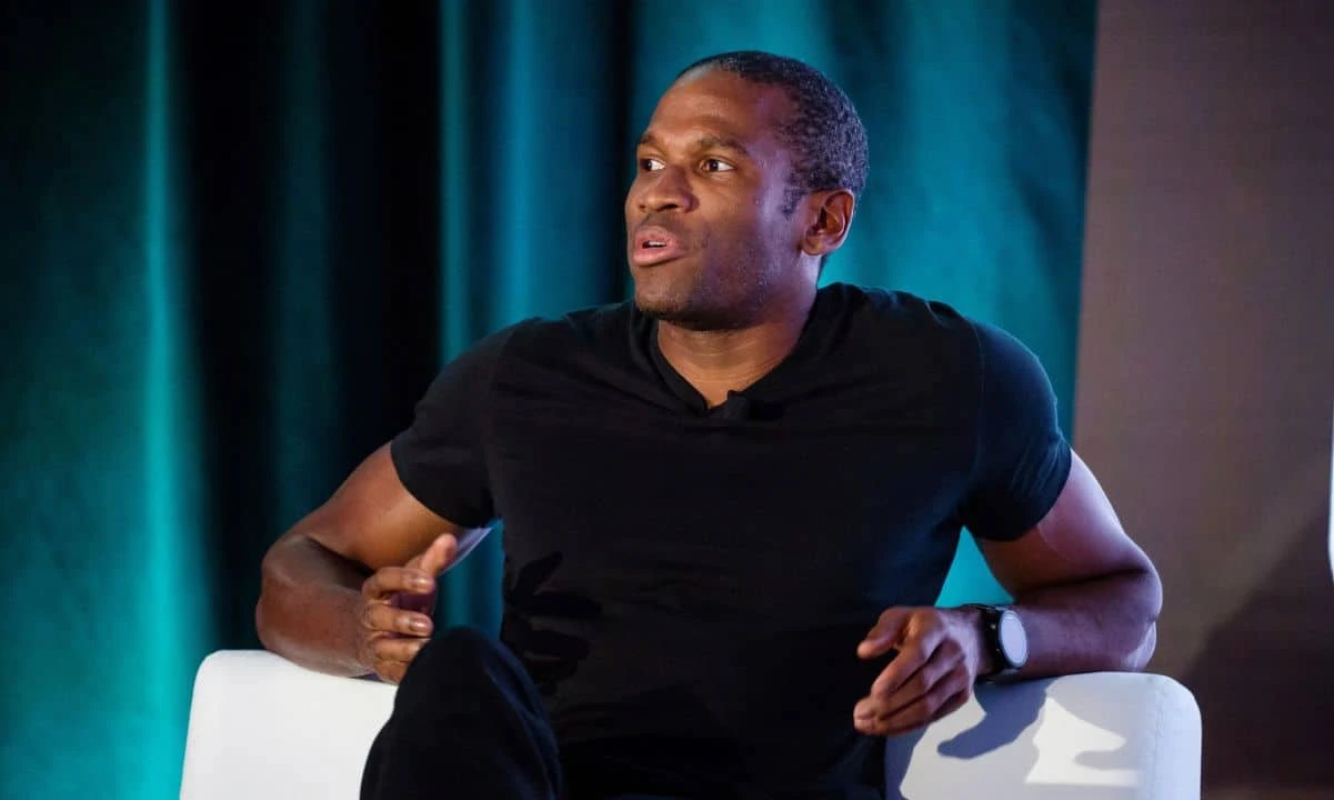 Arthur Hayes Closes Short Bitcoin Position, Hints at Upcoming BTC Rally