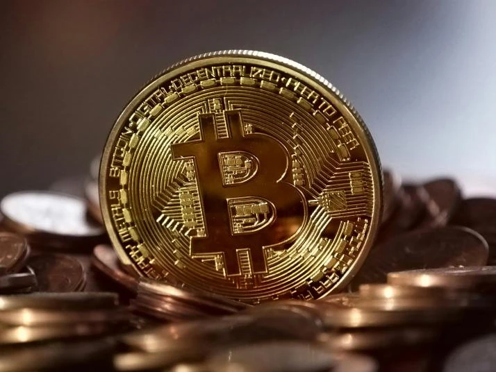 Bitcoin Price Struggles: Crypto Analyst Bucks Back Against Bearish Sentiment, Top Is Not In