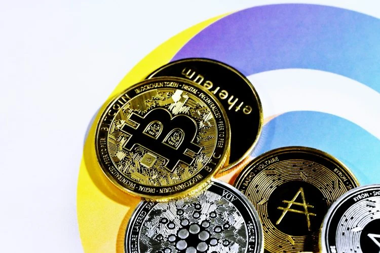 Warning: Bitcoin And Altcoins Fischer Transform Indicator Turn Bearish For The First Time Since 2021