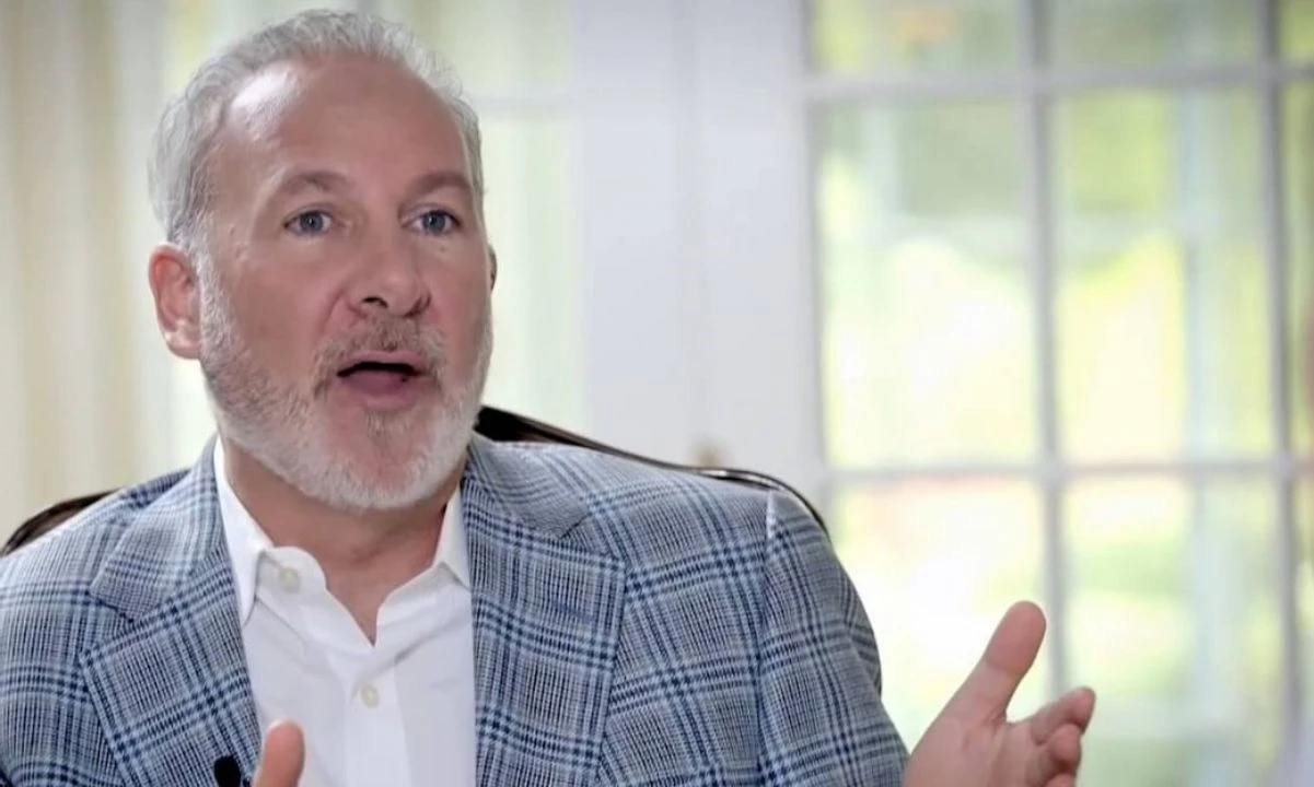 Peter Schiff: Bitcoin a Fraud, Strategy Will Probably Go Bankrupt