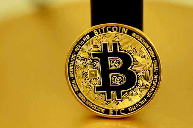 Elliot Wave Theory Shows Where Bitcoin Is In This Cycle  Bull Rally Over?